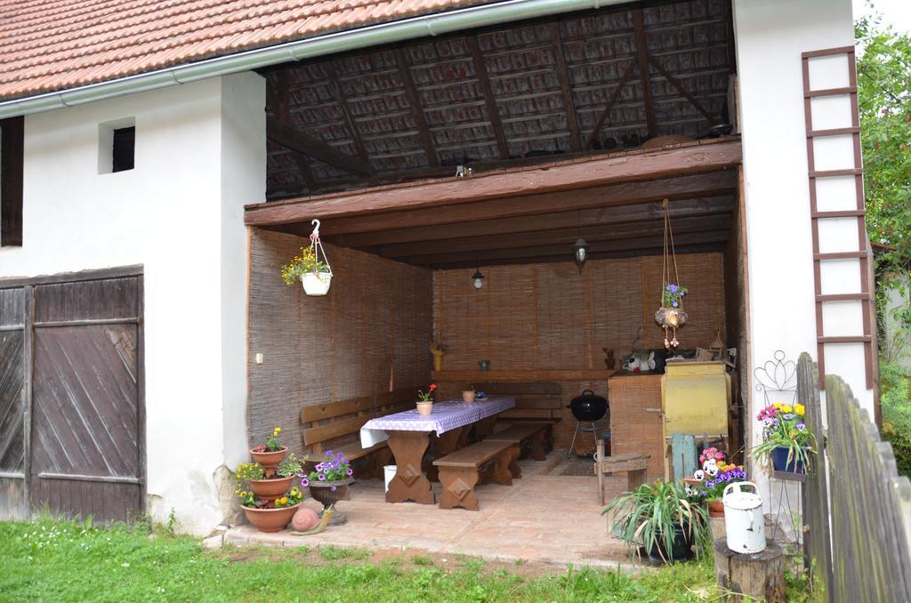 Ubytovani Hrusice Exterior foto